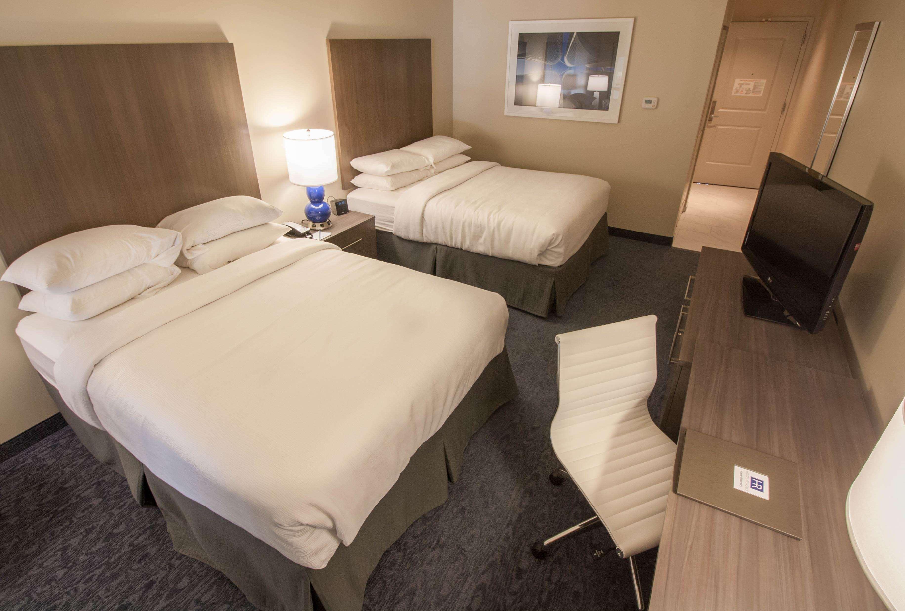 Hotel Renovo Des Moines Urbandale,Tapestry Collection Hilton 외부 사진