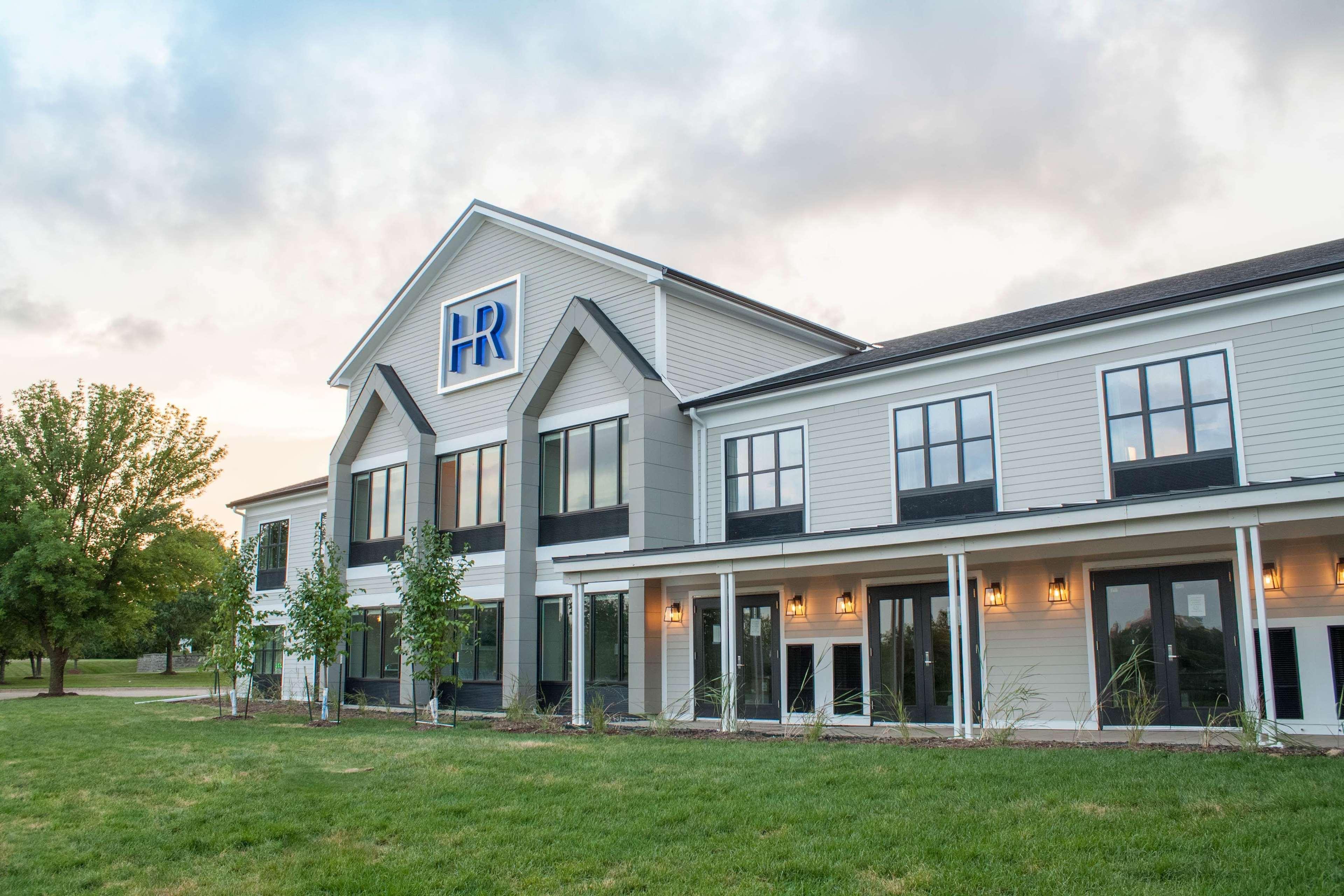 Hotel Renovo Des Moines Urbandale,Tapestry Collection Hilton 외부 사진