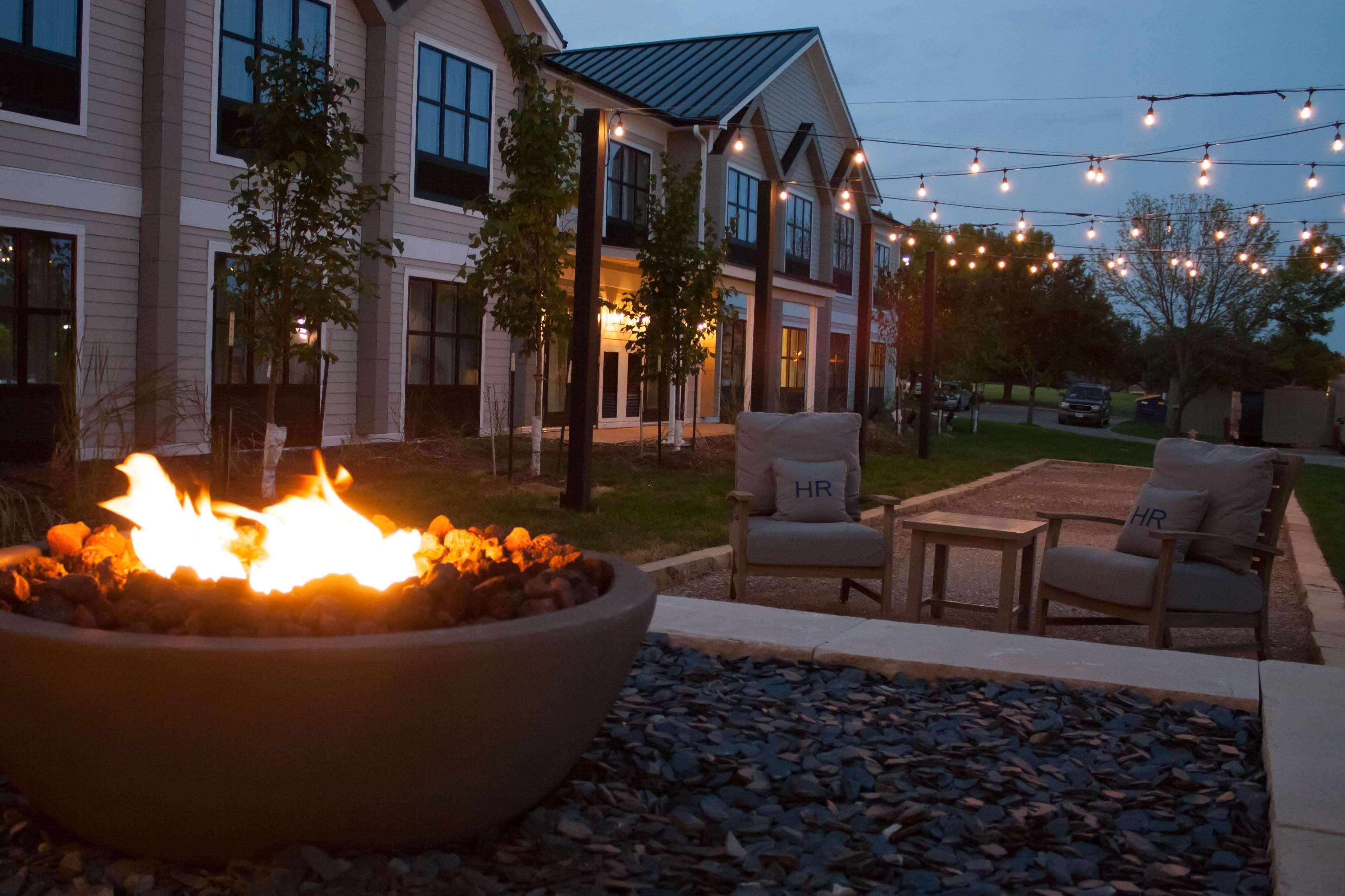 Hotel Renovo Des Moines Urbandale,Tapestry Collection Hilton 외부 사진