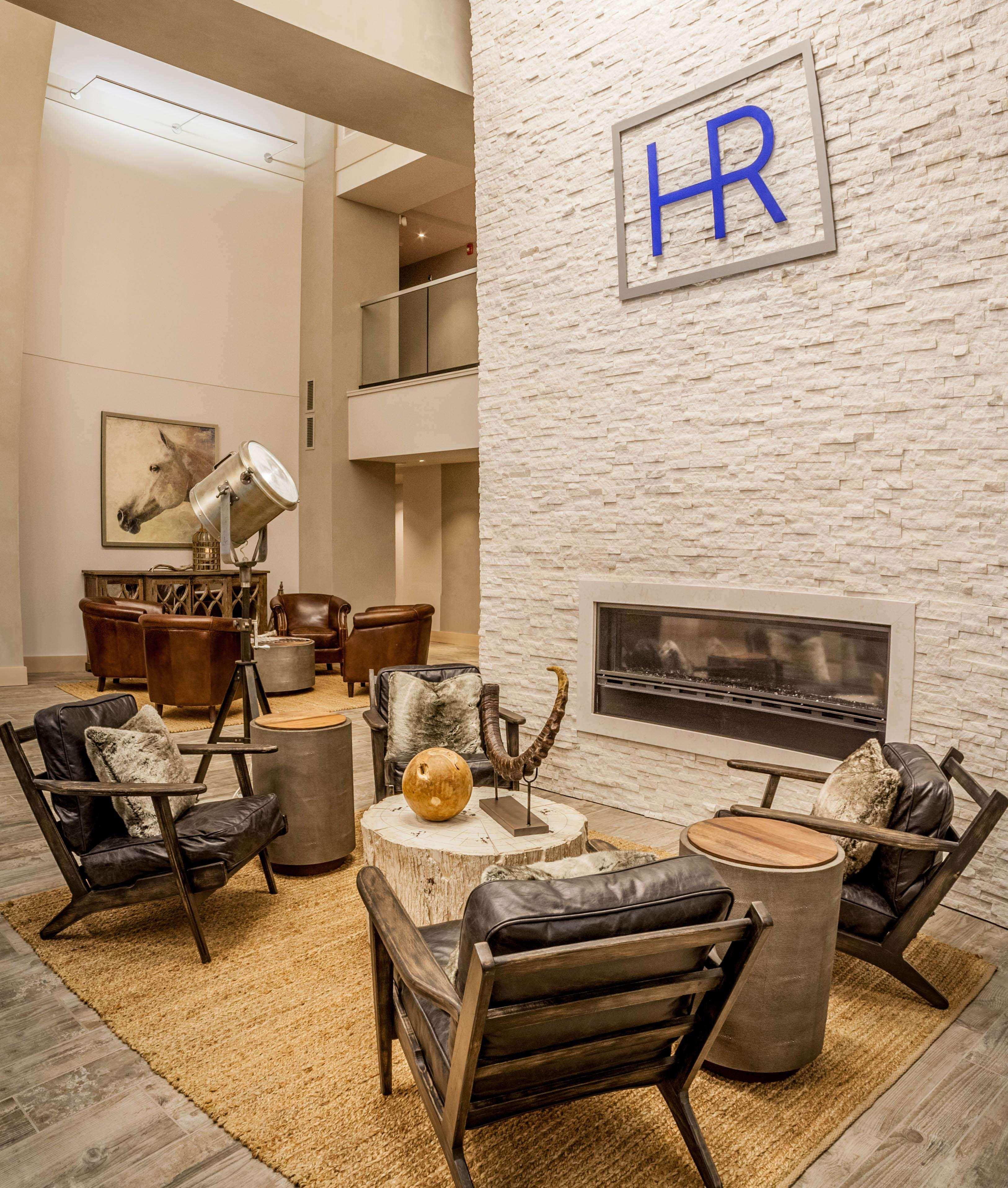 Hotel Renovo Des Moines Urbandale,Tapestry Collection Hilton 외부 사진