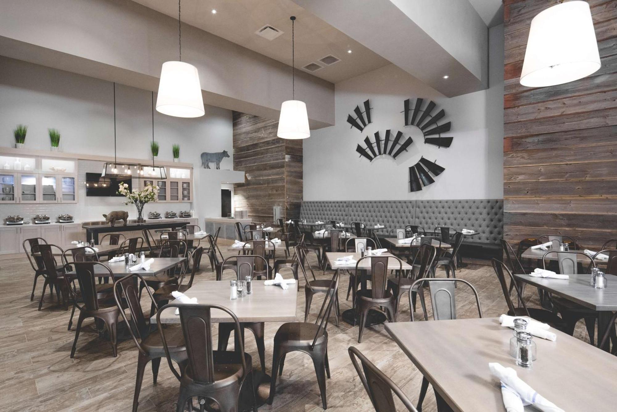 Hotel Renovo Des Moines Urbandale,Tapestry Collection Hilton 외부 사진