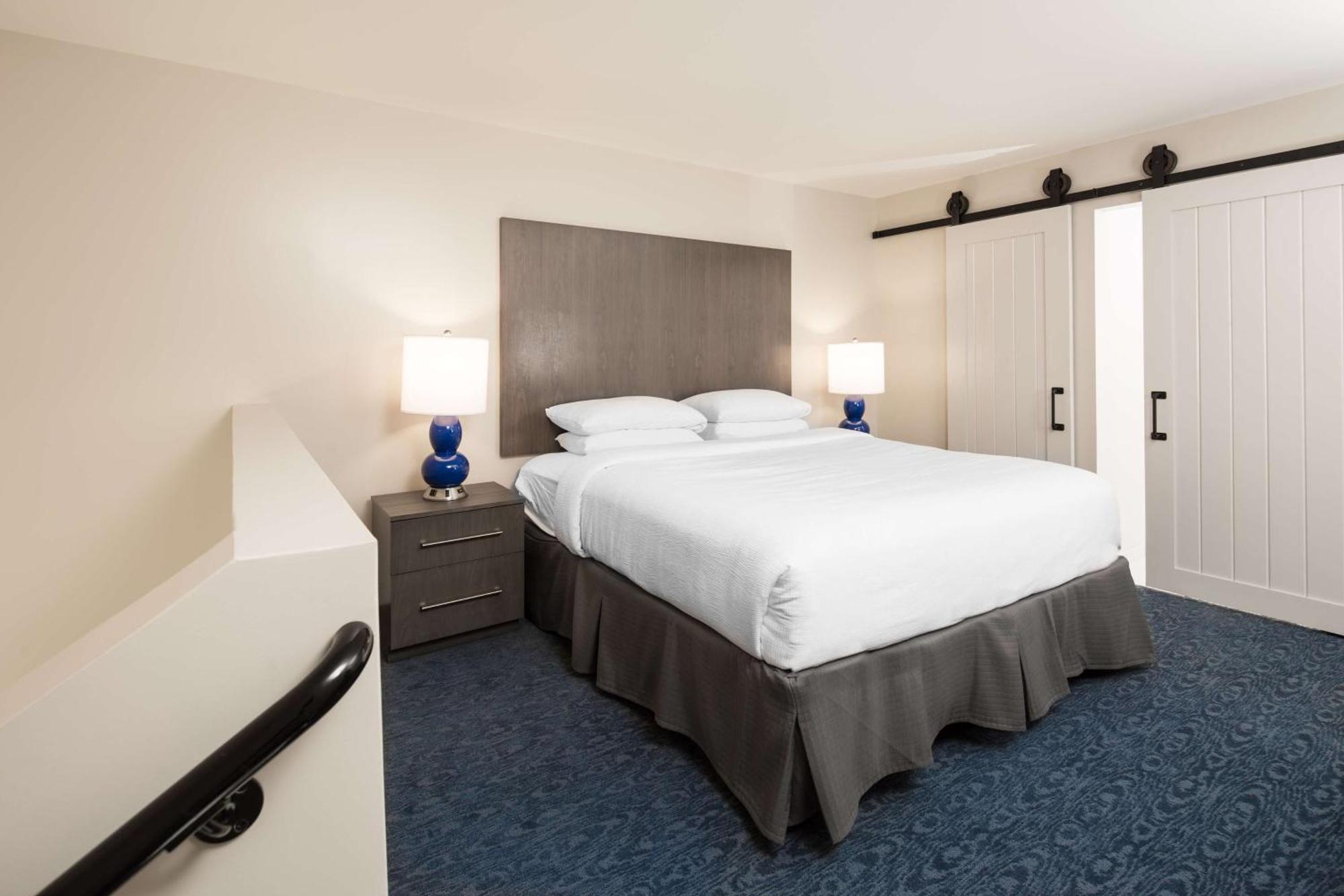 Hotel Renovo Des Moines Urbandale,Tapestry Collection Hilton 외부 사진